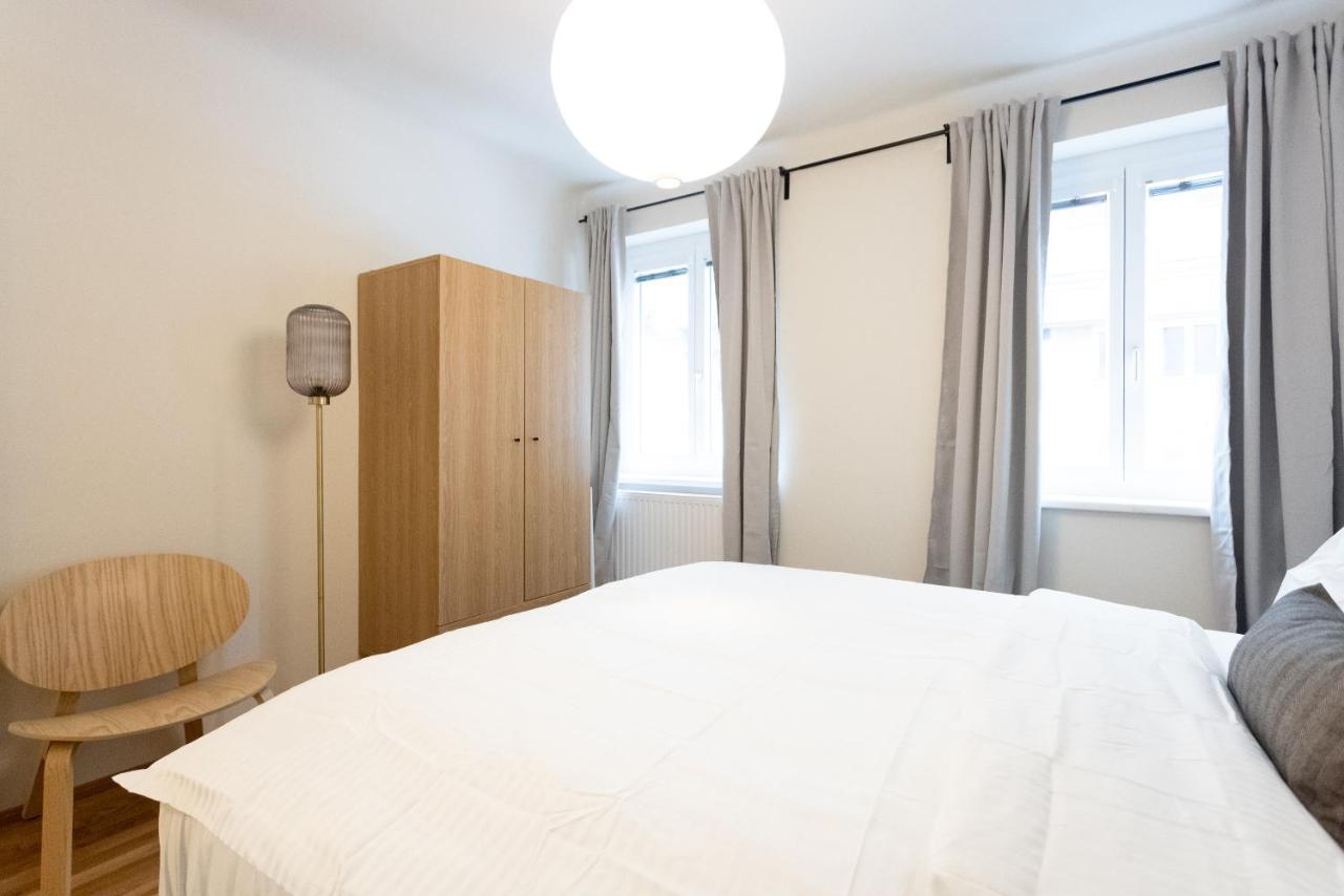Chic 1-Bed Apt By Canal Walk To Historic Centre Vienna Exterior photo